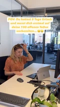 Wir beginnen mit einem kleinen Stretching 🤸‍♀️
#reel #fy #fyp #humor #holiday #vacation #urlaub #office #sun #summer...